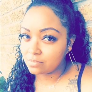 Meet your Posher, Naomi